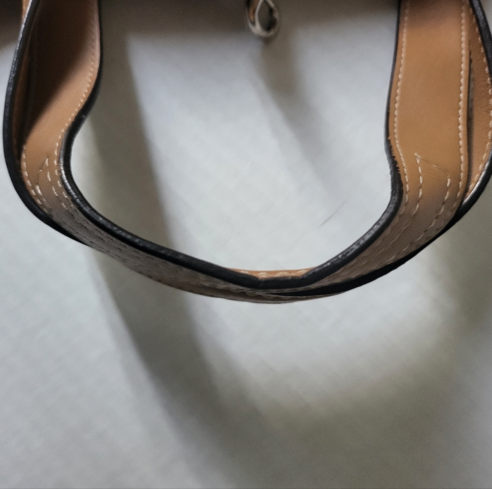 Coach Hadley Duffle Bag . - Picture 10 of 16